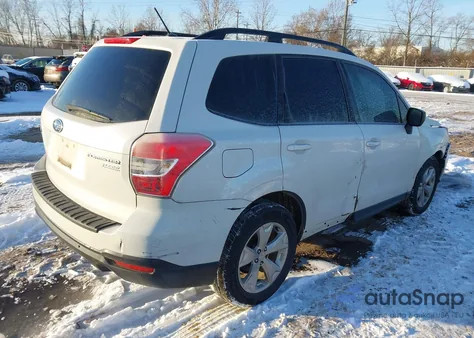 2015 Subaru Forester 2.5I Premium z USA, uszkodzony, nr VIN JF2SJADC6FH549777